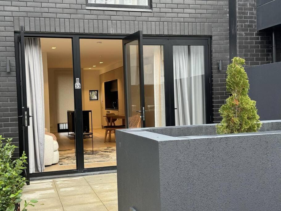 Black Cozy Christchurch Exterior foto
