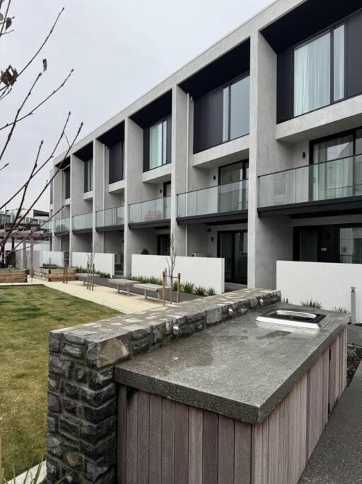 Black Cozy Christchurch Exterior foto