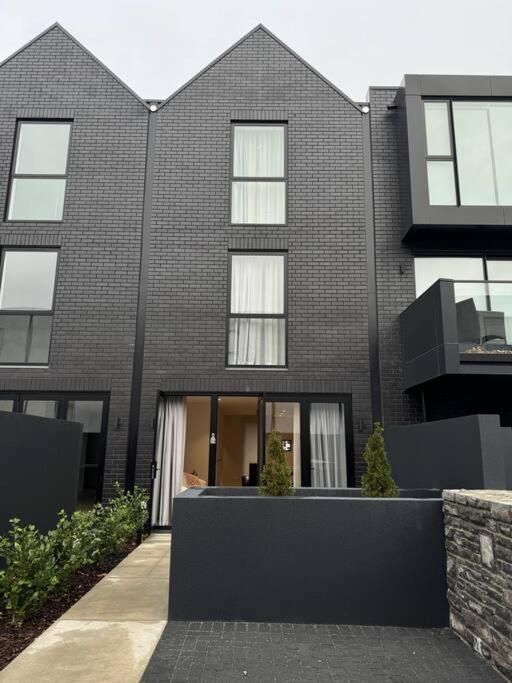 Black Cozy Christchurch Exterior foto